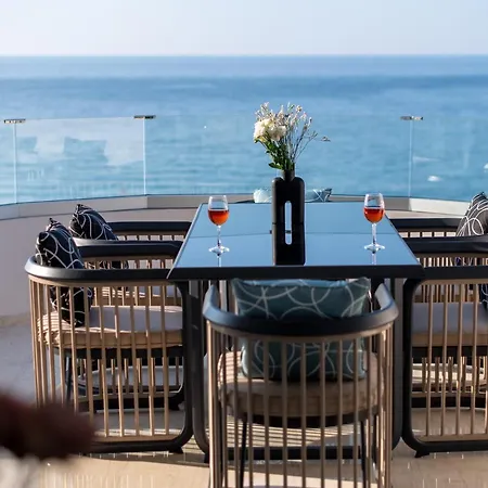 Lost In The View, Luxury With Seaview דירה *