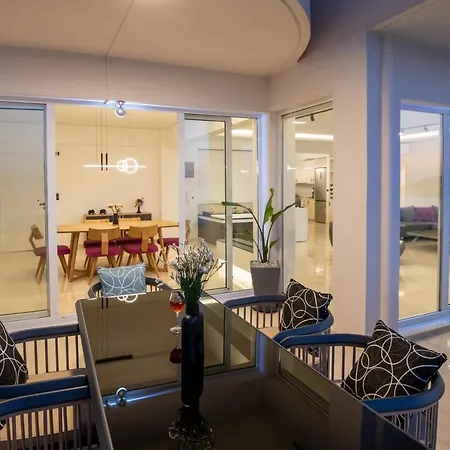 Lost In The View, Luxury With Seaview