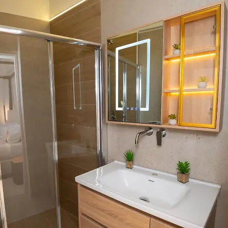 Lost In The View, Luxury With Seaview * העיירה רתימנו