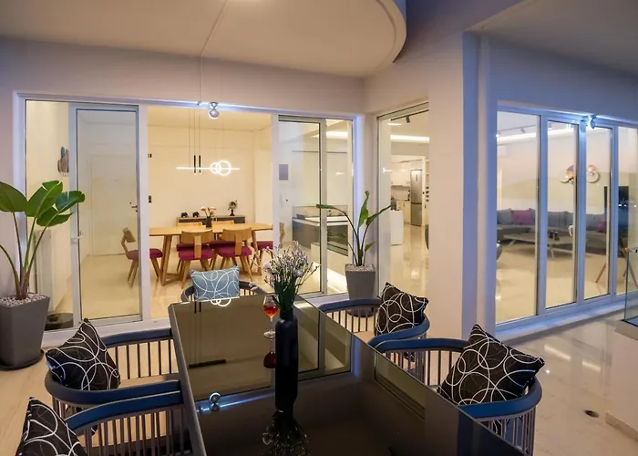 Lost In The View, Luxury With Seaview