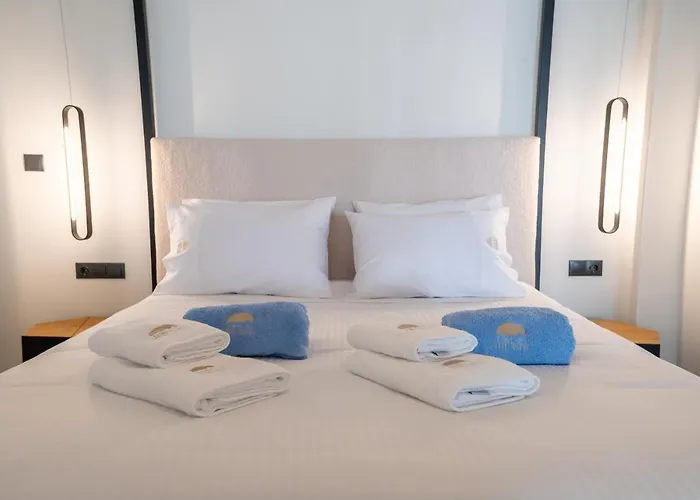 Lost In The View, Luxury With Seaview Apartment *